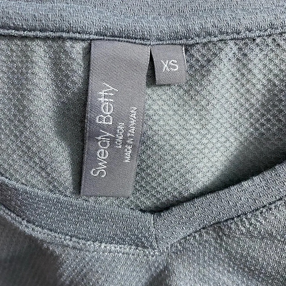 Sweaty Betty Ab Crunch V-Neck T-Shirt Grey - Picture 8 of 9